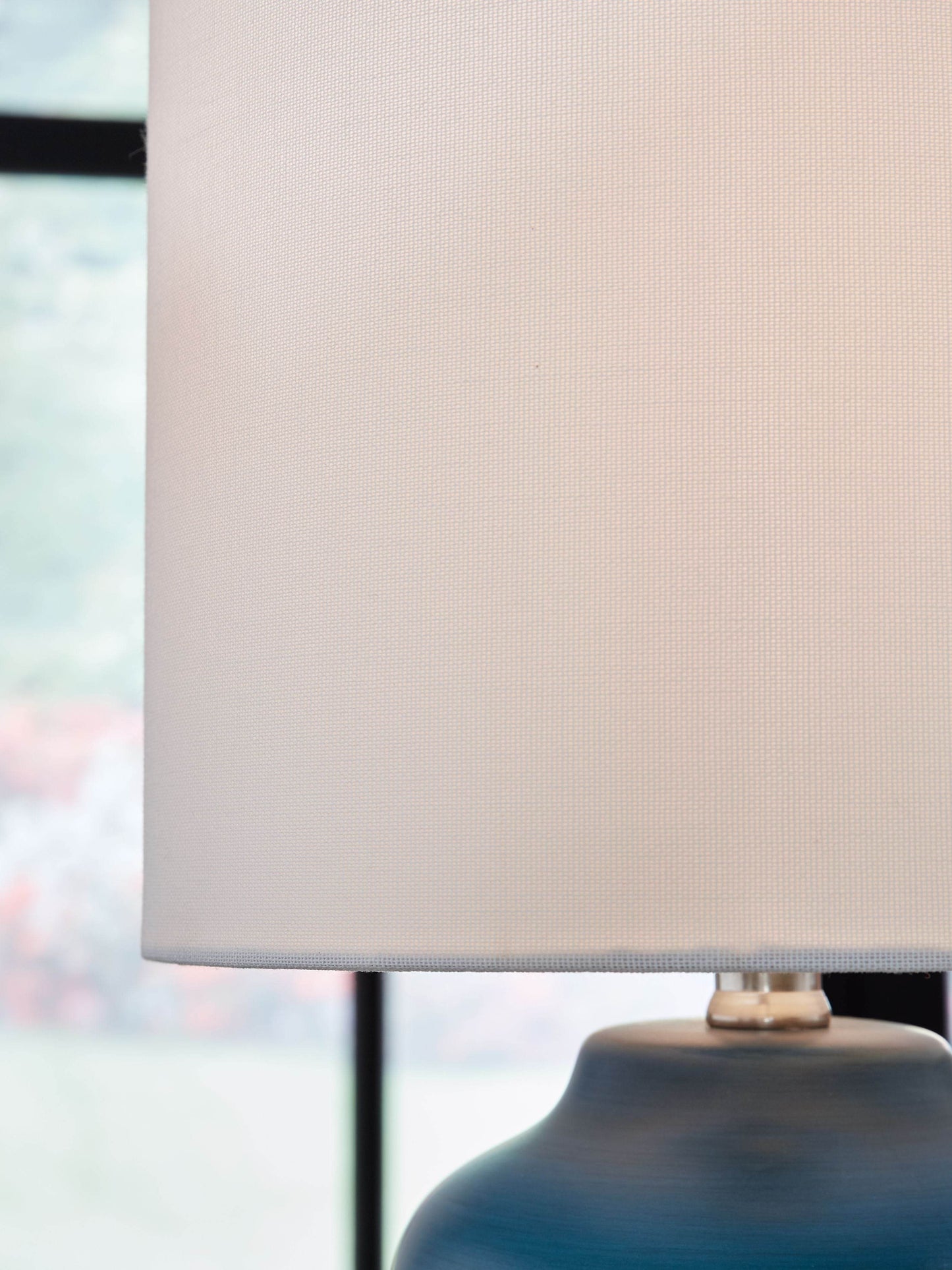 Gierburg - Ceramic Table Lamp - Forward Furniture