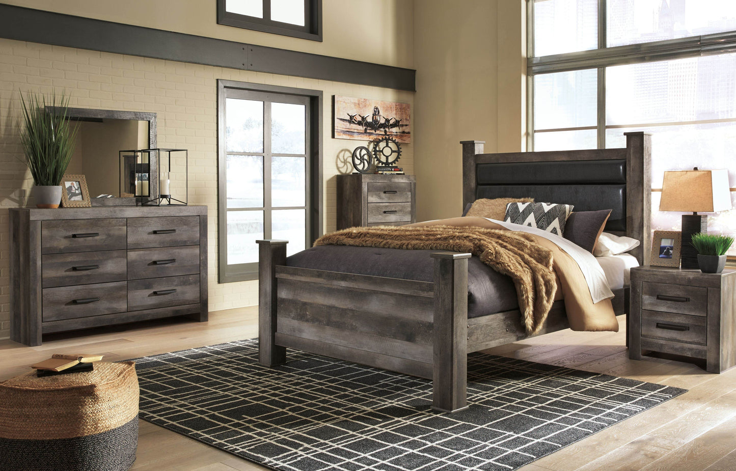 Wynnlow - Poster Bed - Forward Furniture