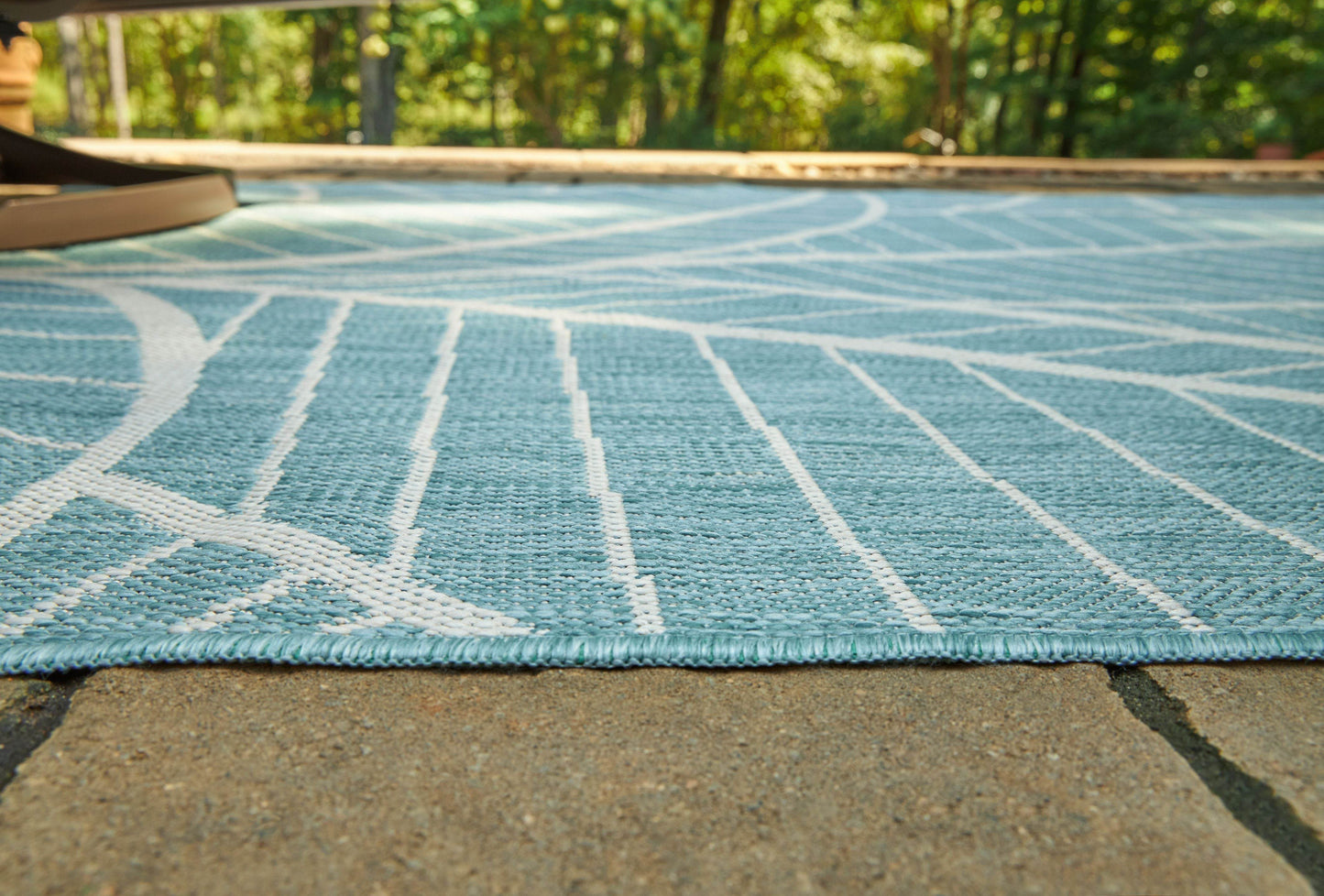Hulsia - Rug - Forward Furniture