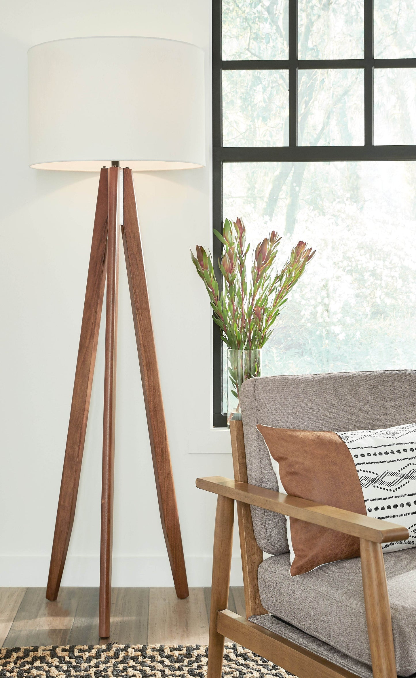 Dallson - Floor Lamp - Forward Furniture