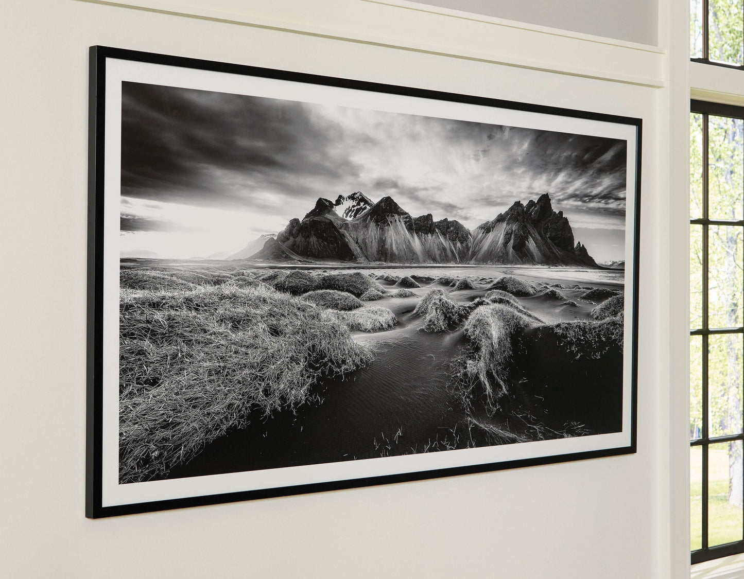 Delstone - Black / White - Wall Art - Forward Furniture