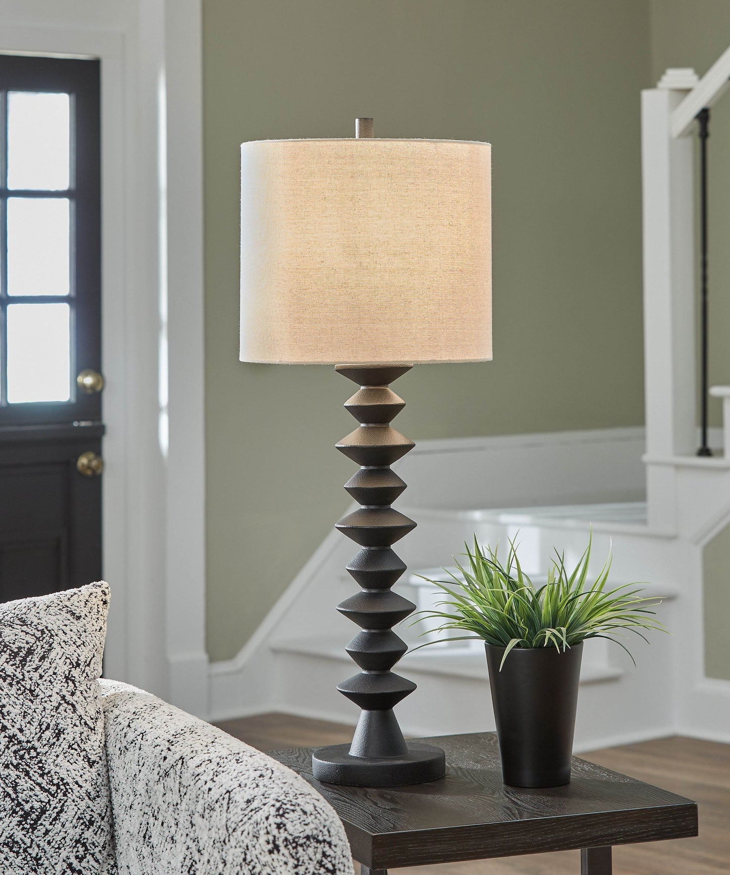 Luanndon - Black - Poly Buffet Lamp - Forward Furniture