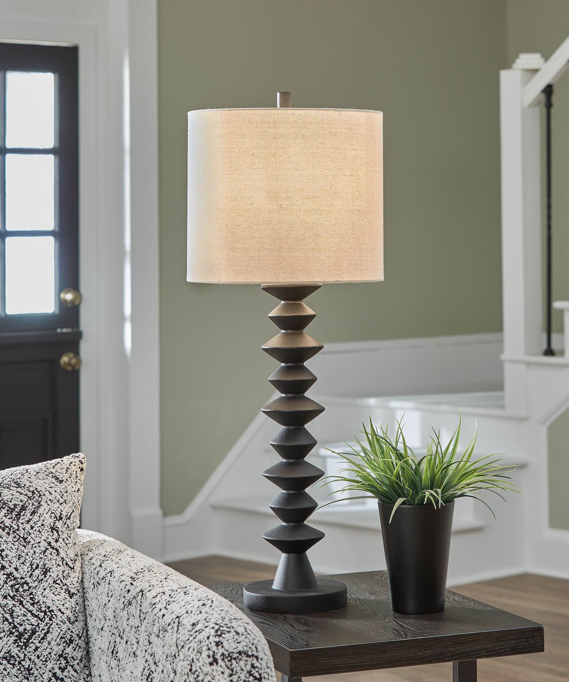 Luanndon - Black - Poly Buffet Lamp - Forward Furniture