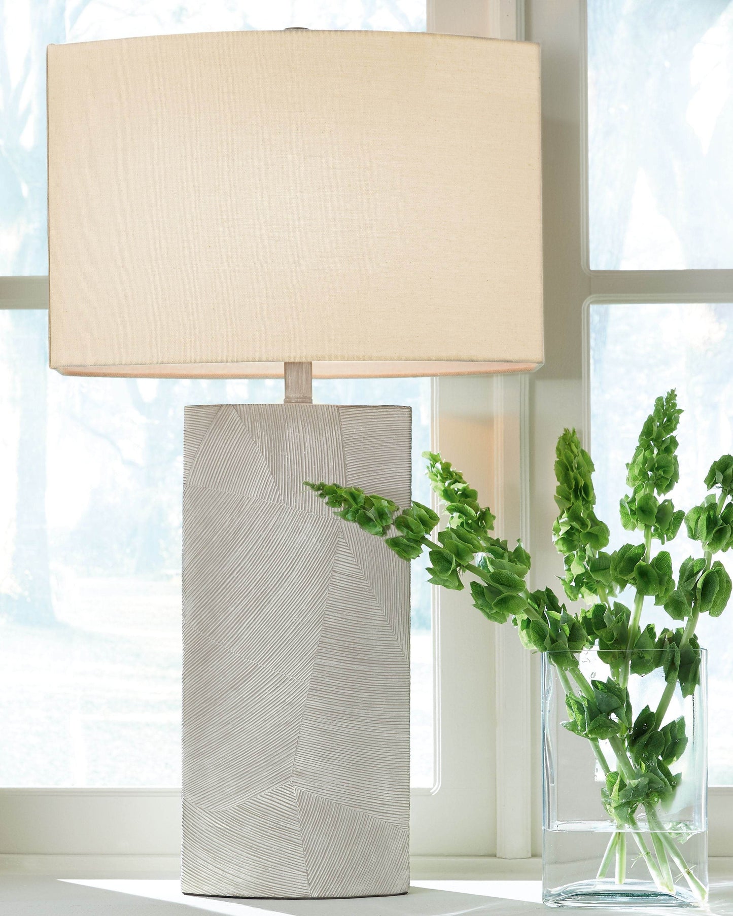 Bradard - Brown - Poly Table Lamp - Forward Furniture