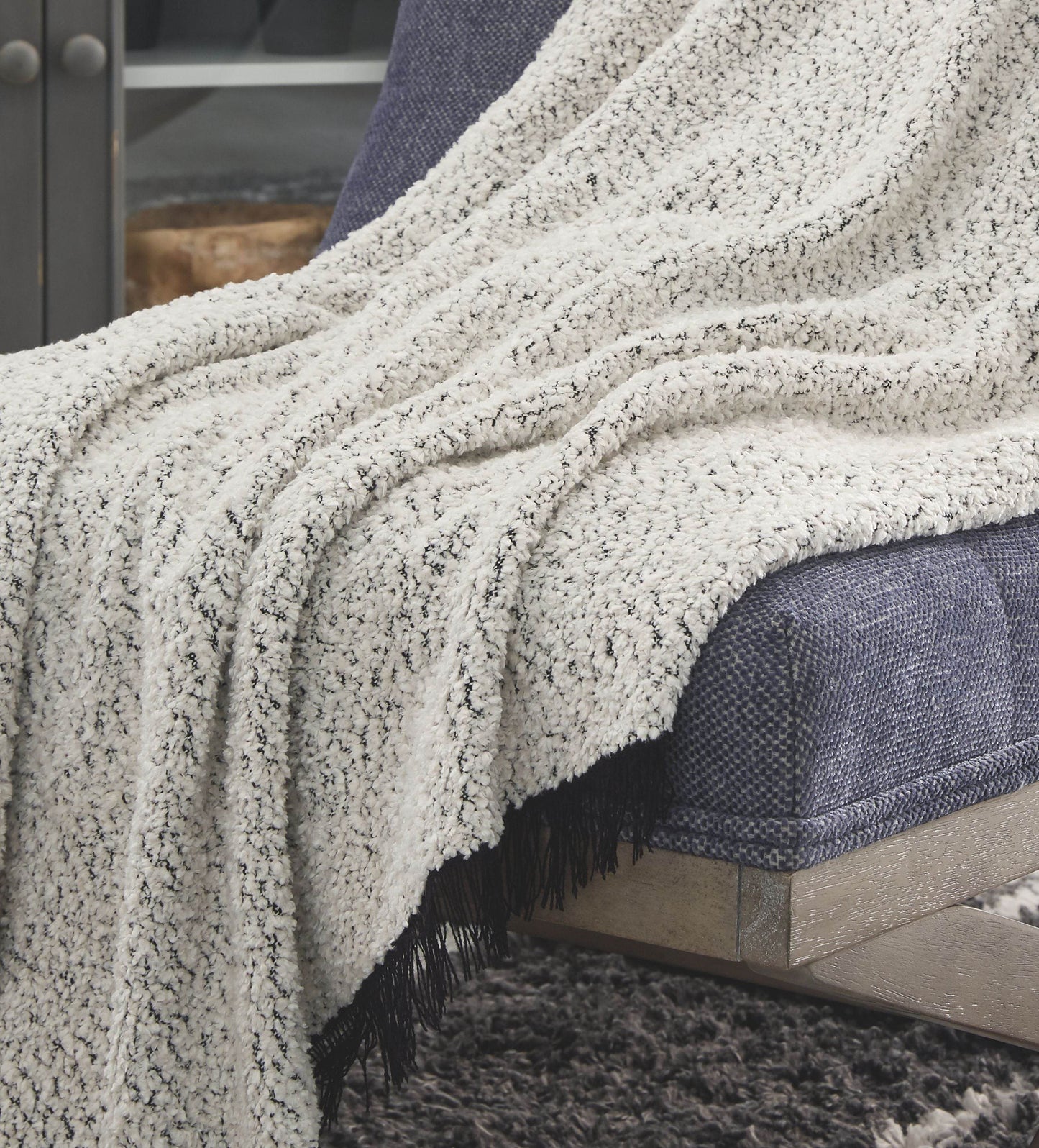 Leonita - Throw - Forward Furniture