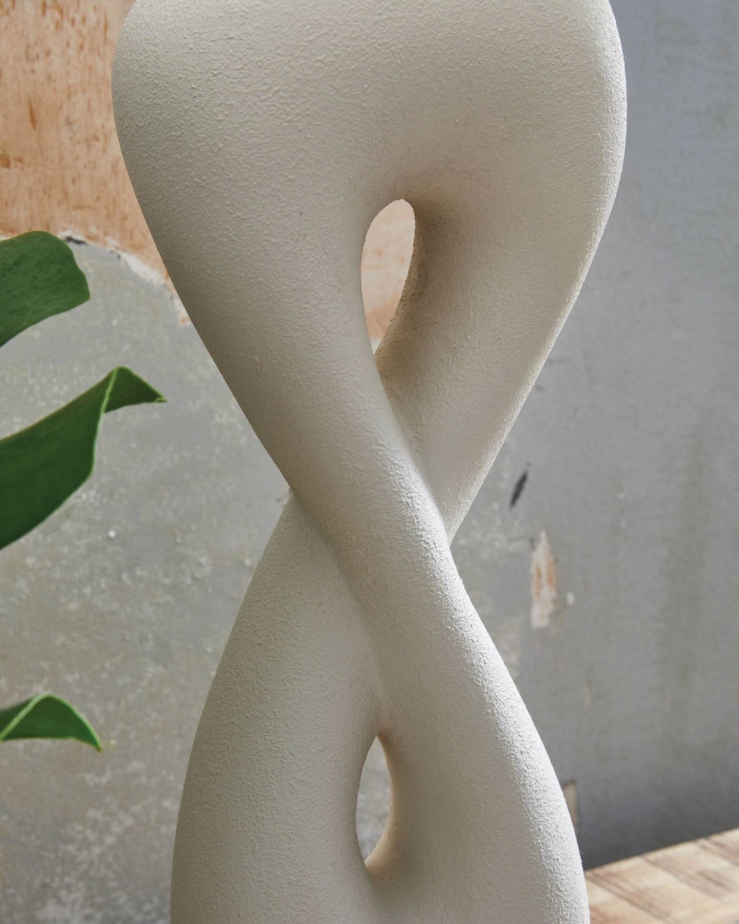 Judrich - White / Gold Finish - Poly Table Lamp - Forward Furniture