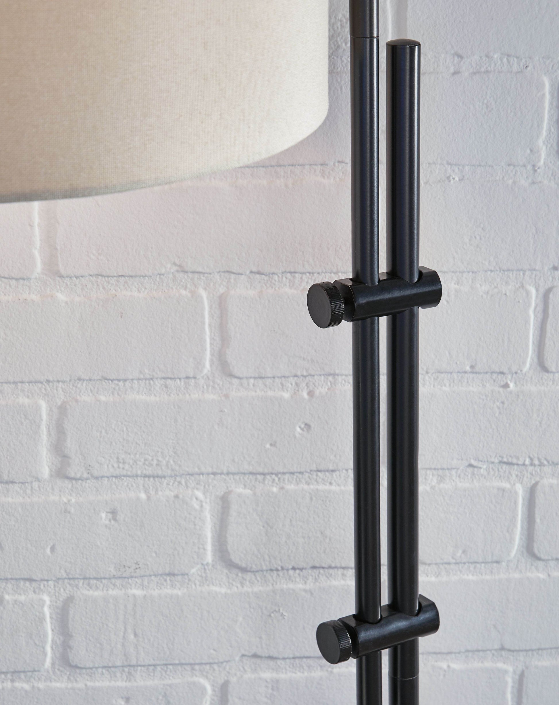 Baronvale - Metal Accent Lamp - Forward Furniture