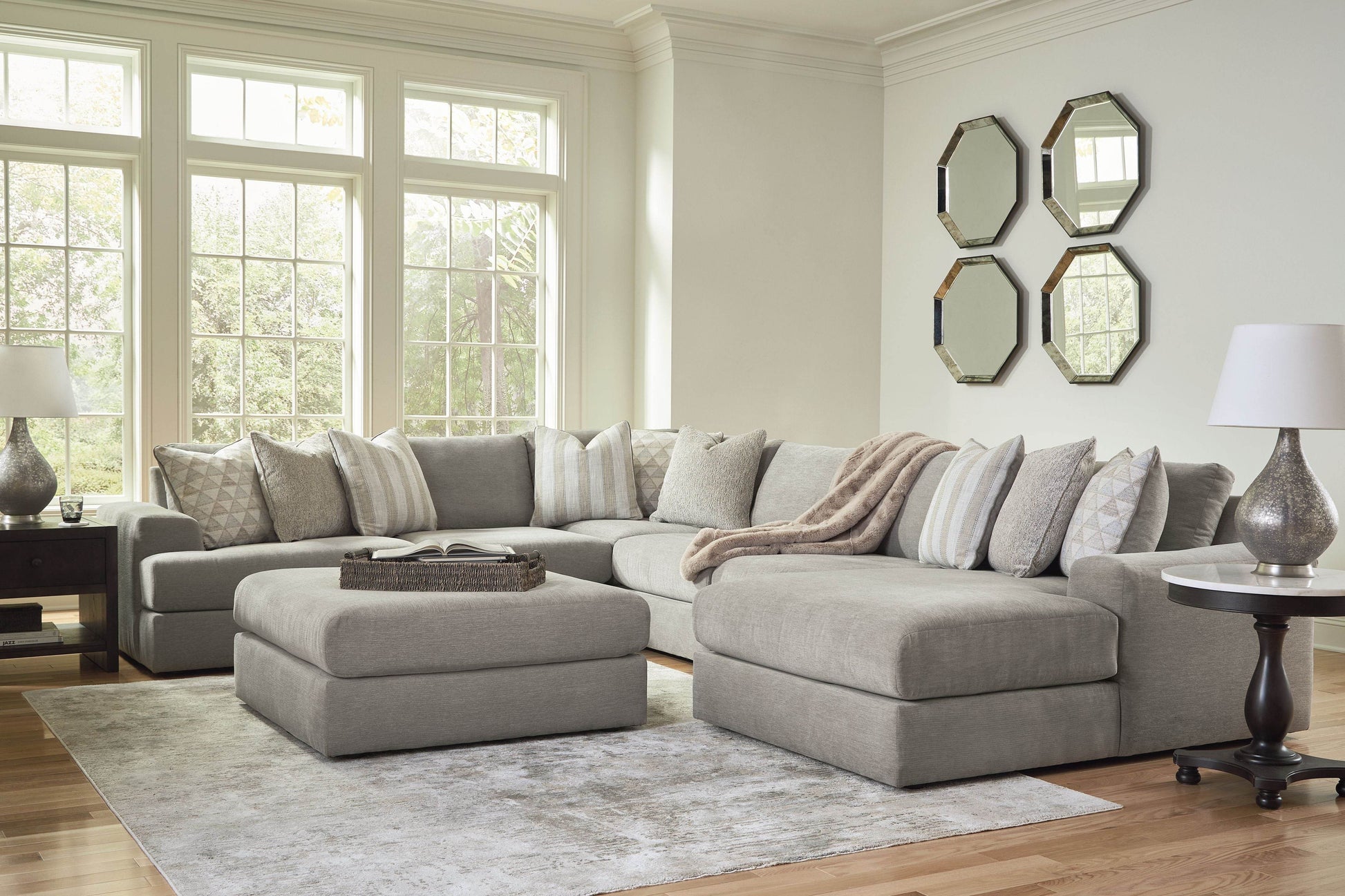 Avaliyah - Living Room Set - Forward Furniture