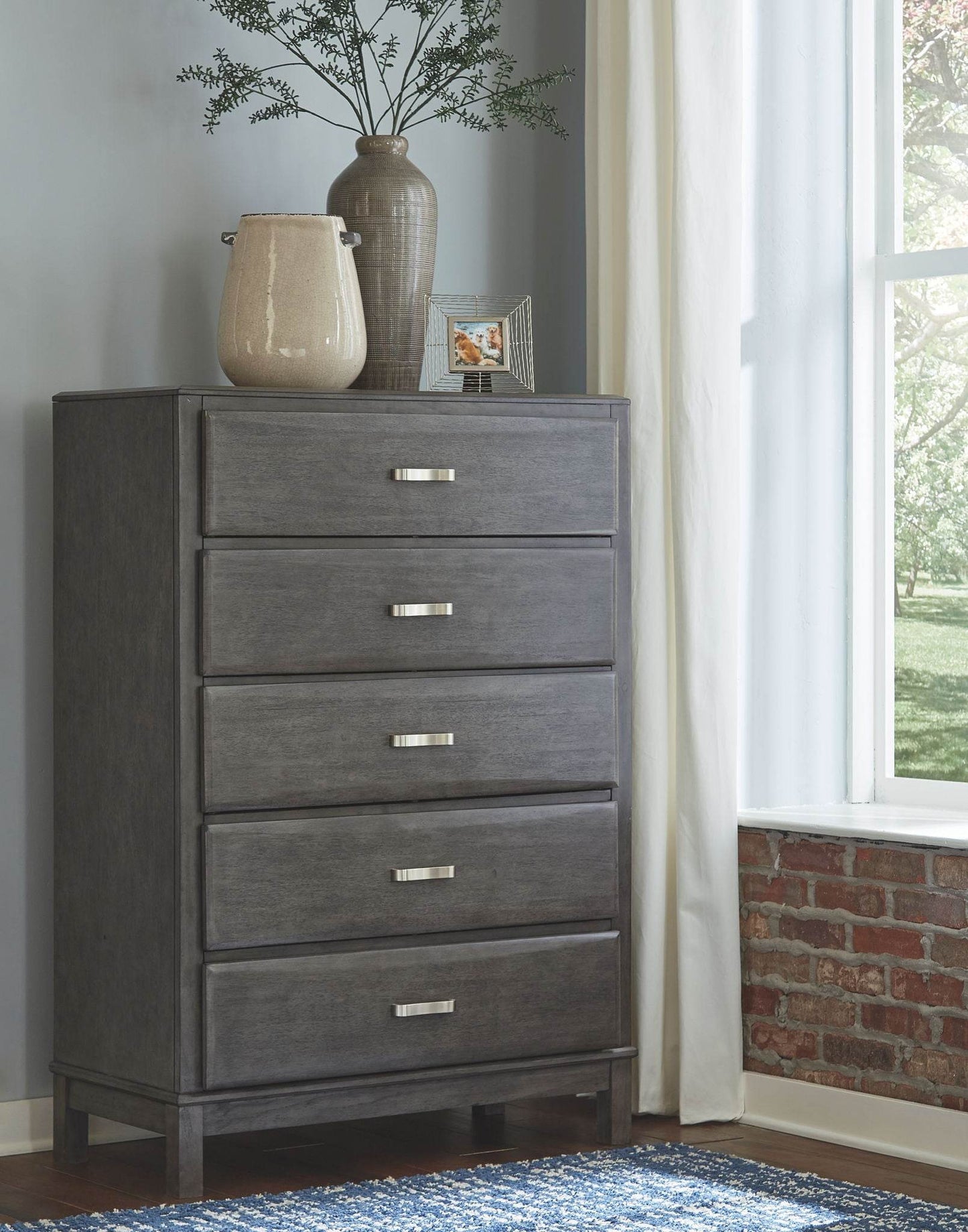 Caitbrook - Gray - Five Drawer Chest - Forward Furniture