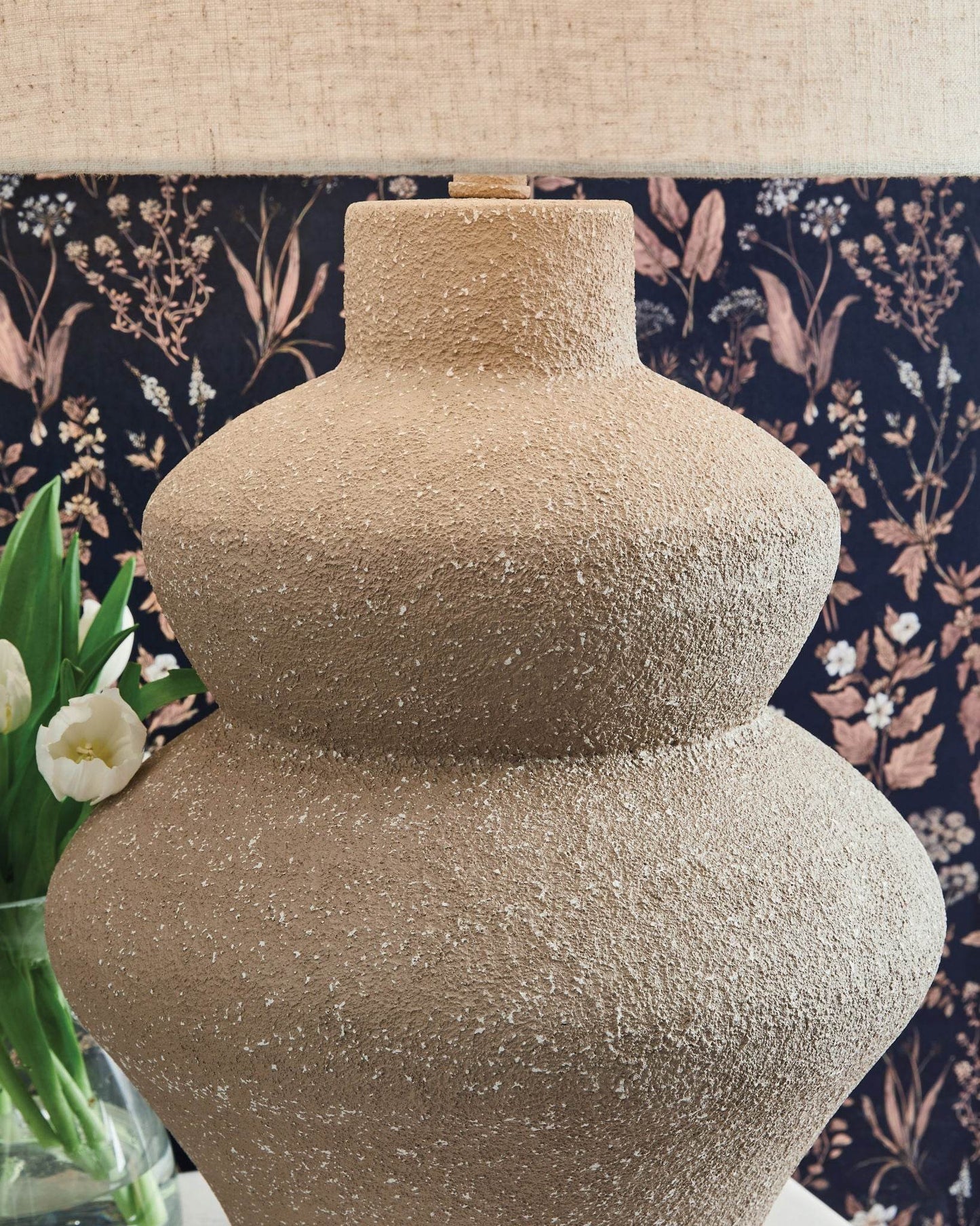 Jossleigh - Beige - Metal Table Lamp - Forward Furniture