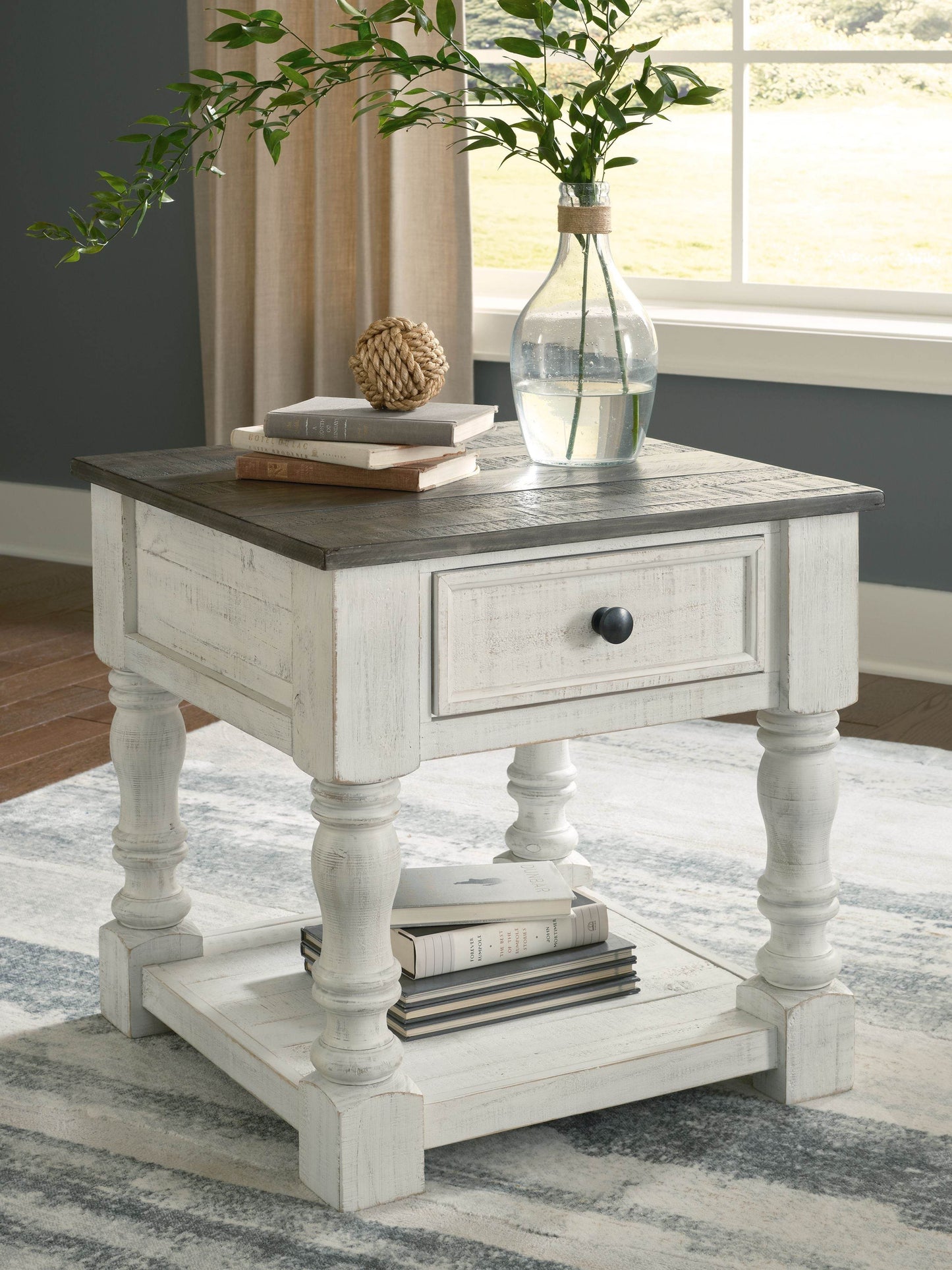 Havalance - White / Gray - Square End Table - Forward Furniture