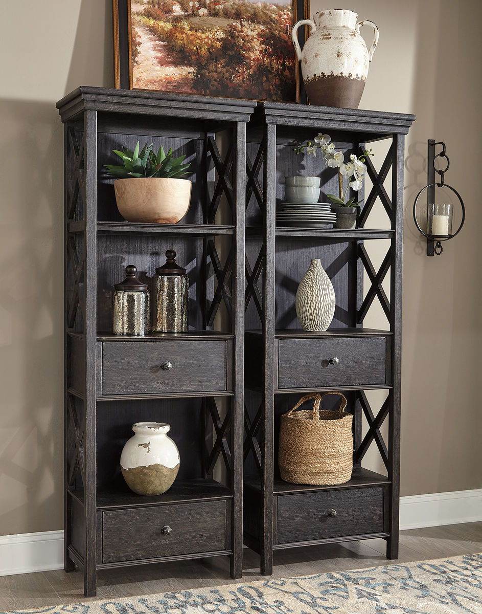 Tyler Creek - Display Cabinet - Forward Furniture