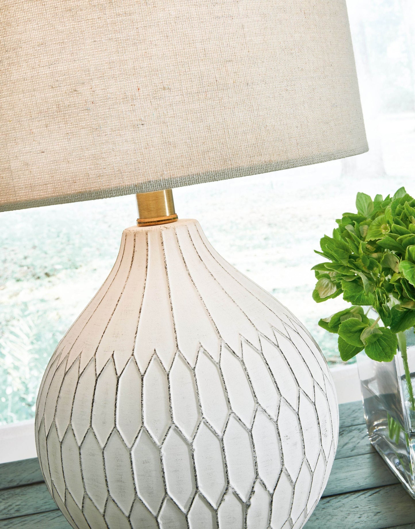 Wardmont - White - Ceramic Table Lamp - Forward Furniture