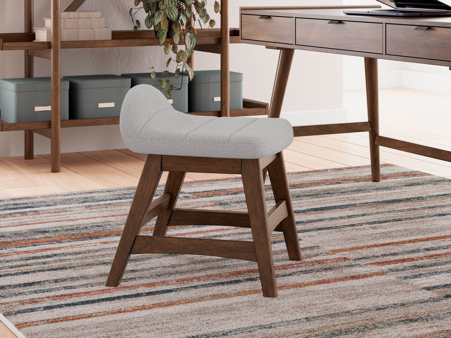 Lyncott - Light Gray / Brown - Home Office Desk Chair - Forward Furniture