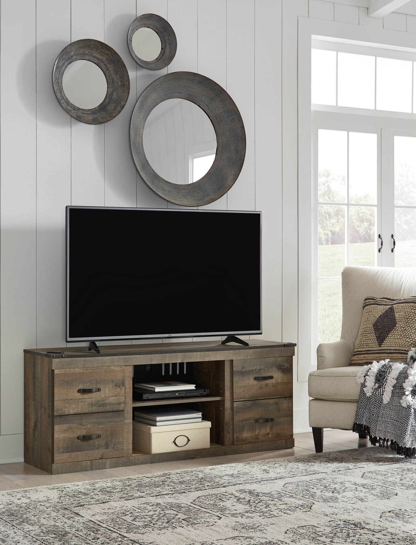 Trinell - TV Stand - Forward Furniture