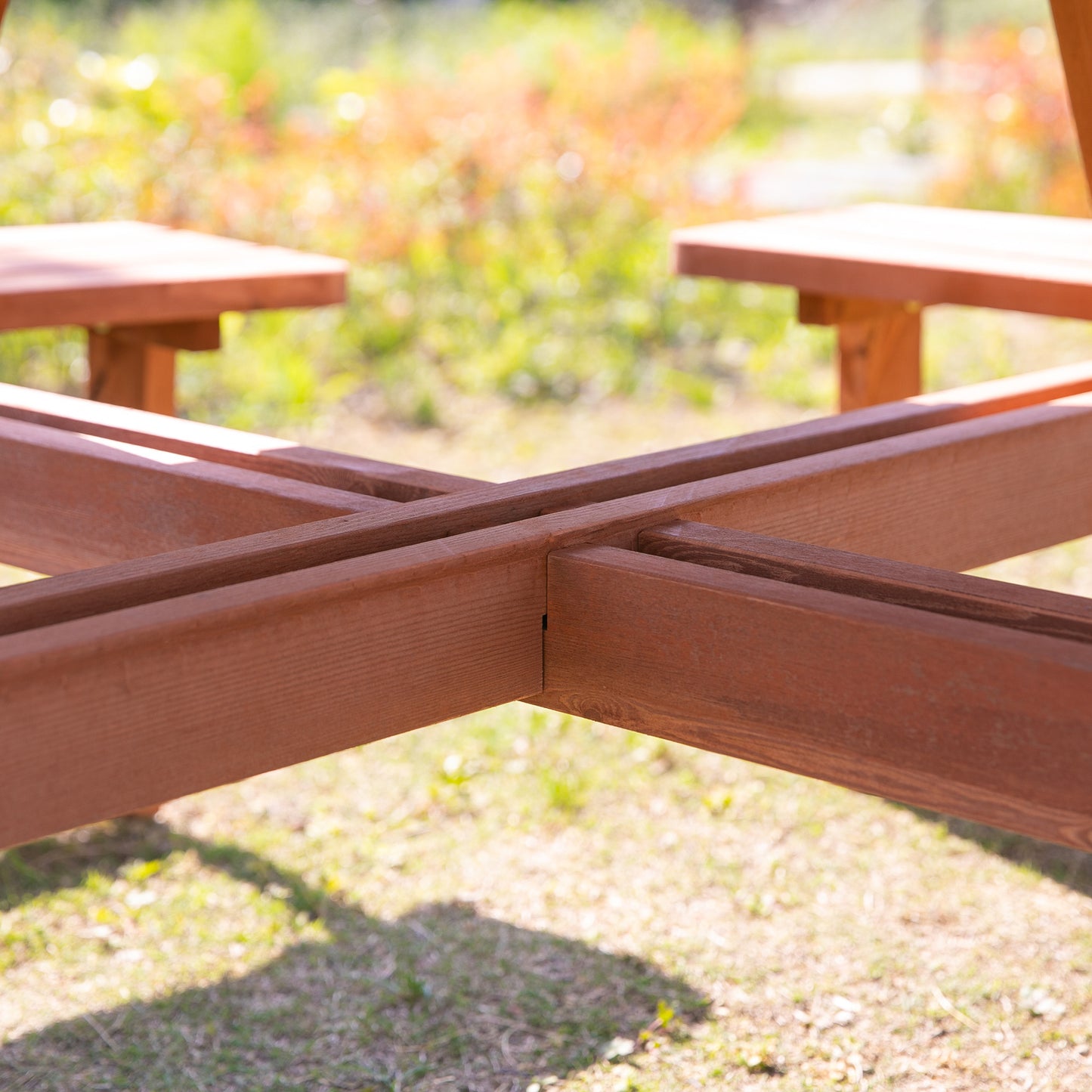 8 Seater Round Wooden Pub Bench & Picnic Table, Patio Dining Set for Outdoor Patio (Umbrella Not Included)