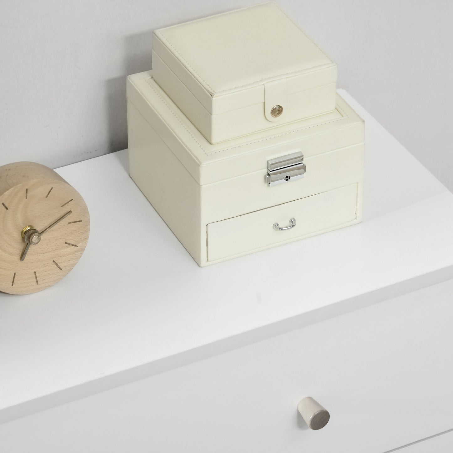 White Dresser for Bedroom with 3 Drawers, Morden Chest of Drawers with Solid Wood Legs and Handles, Storage Organizer for Living Room, White