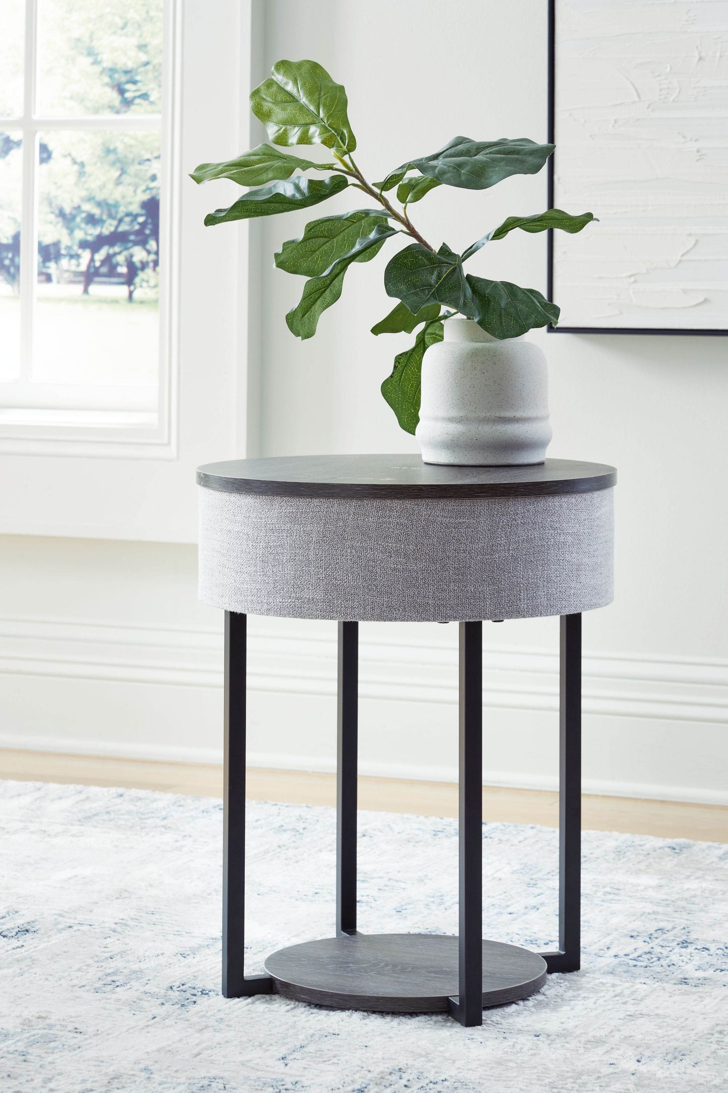 Sethlen - Gray / Black - Accent Table - Forward Furniture