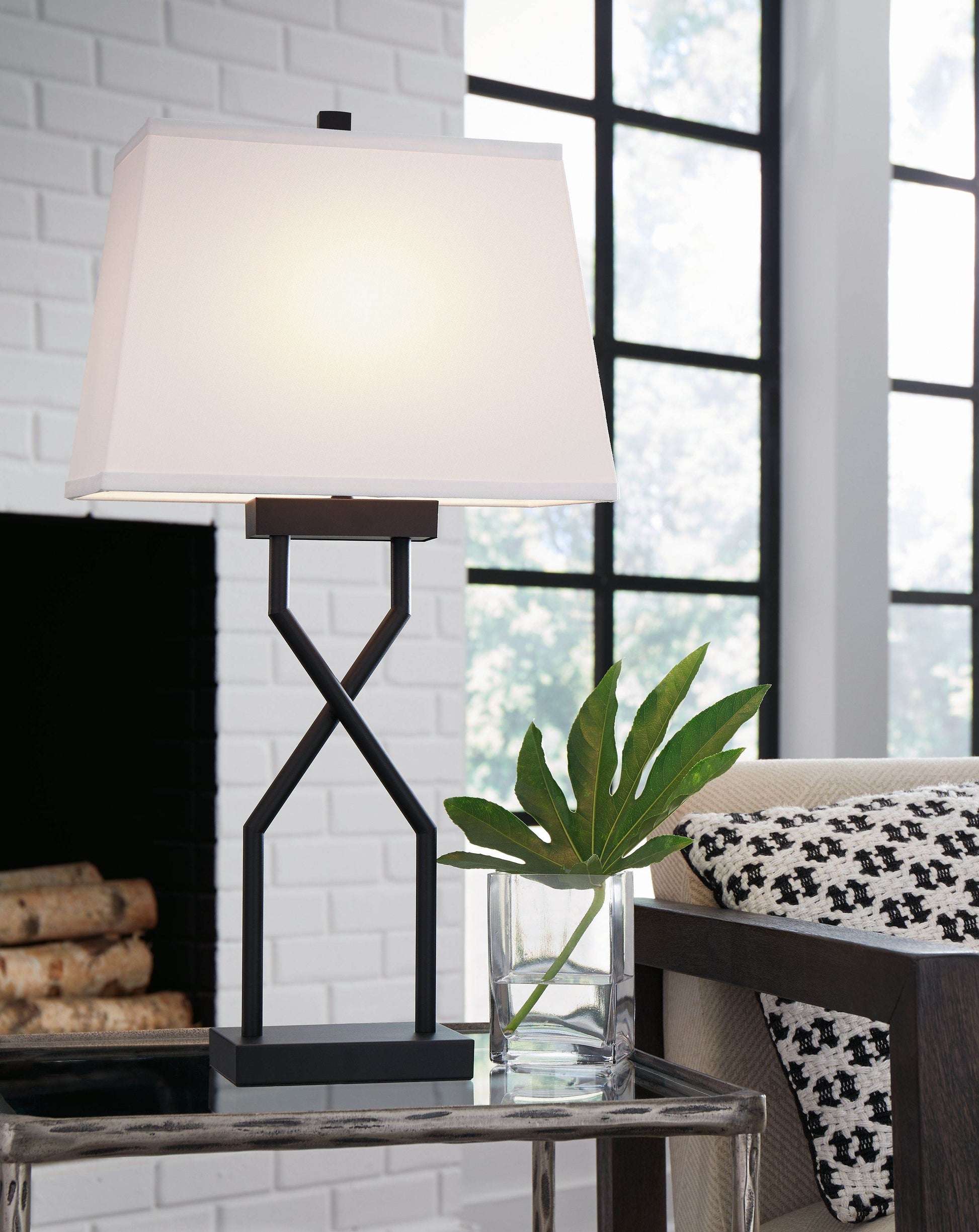 Brookthrone - Black - Metal Table Lamp (Set of 2) - Forward Furniture