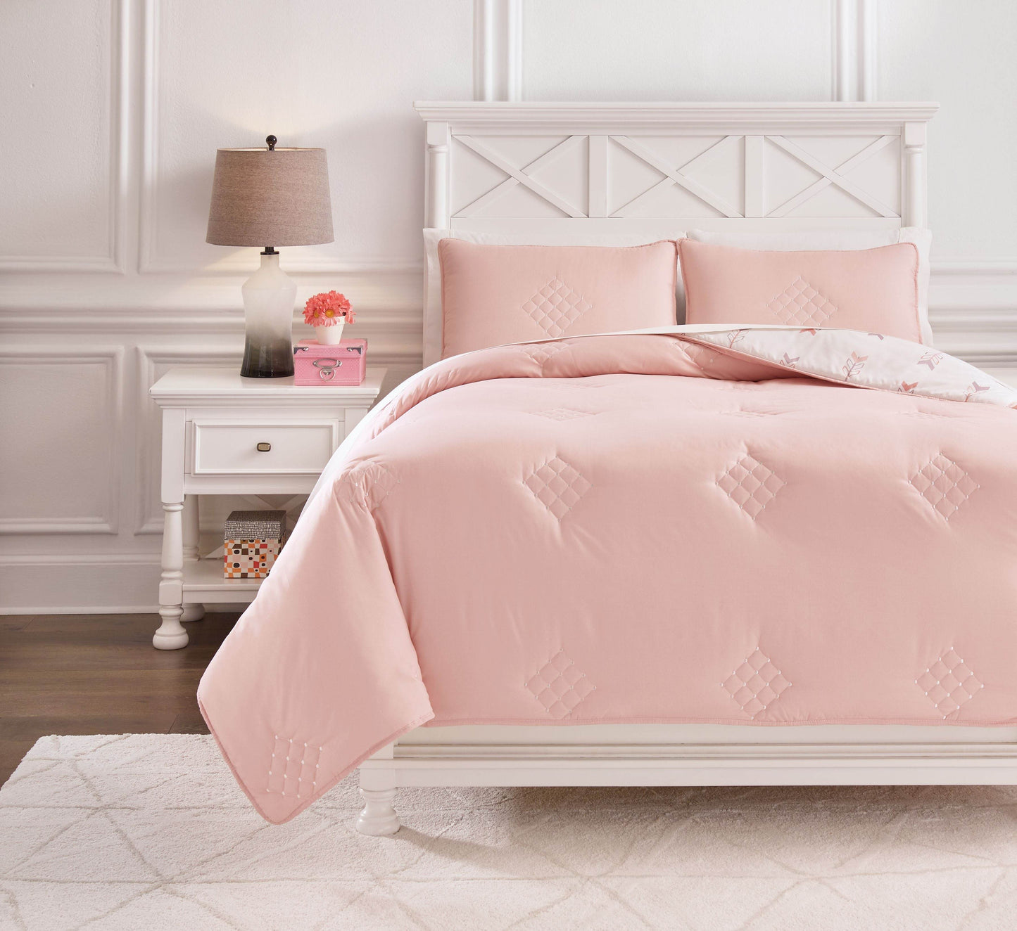 Lexann - Comforter Set - Forward Furniture
