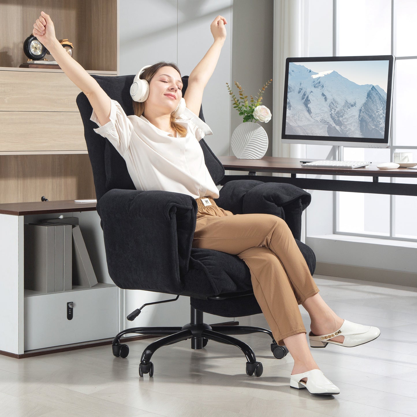 Desk Chair, Computer Office Chair with Footrest, Adjustable Backrest and Headrest, Black
