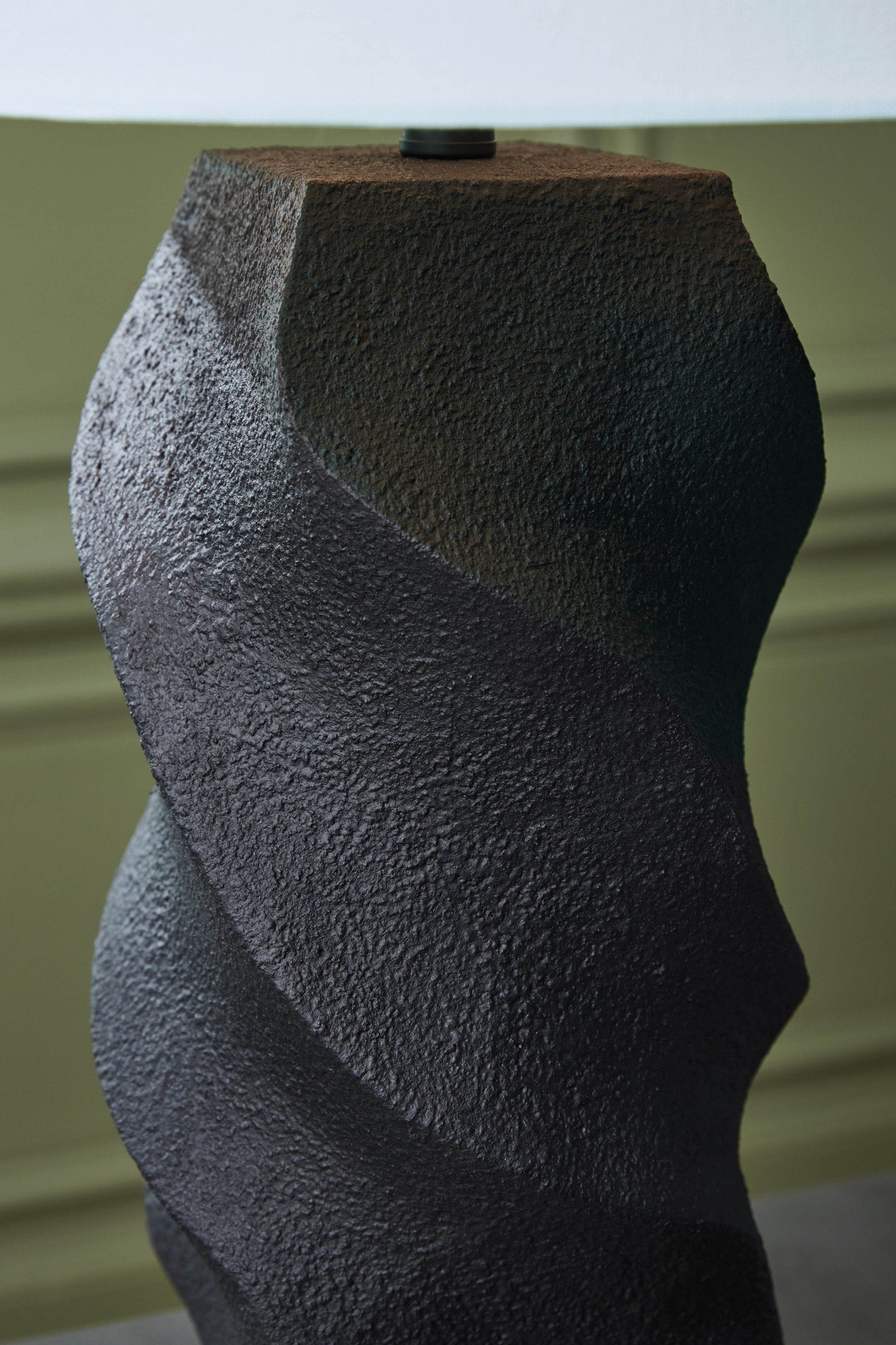 Amillion - Black - Poly Table Lamp - Forward Furniture