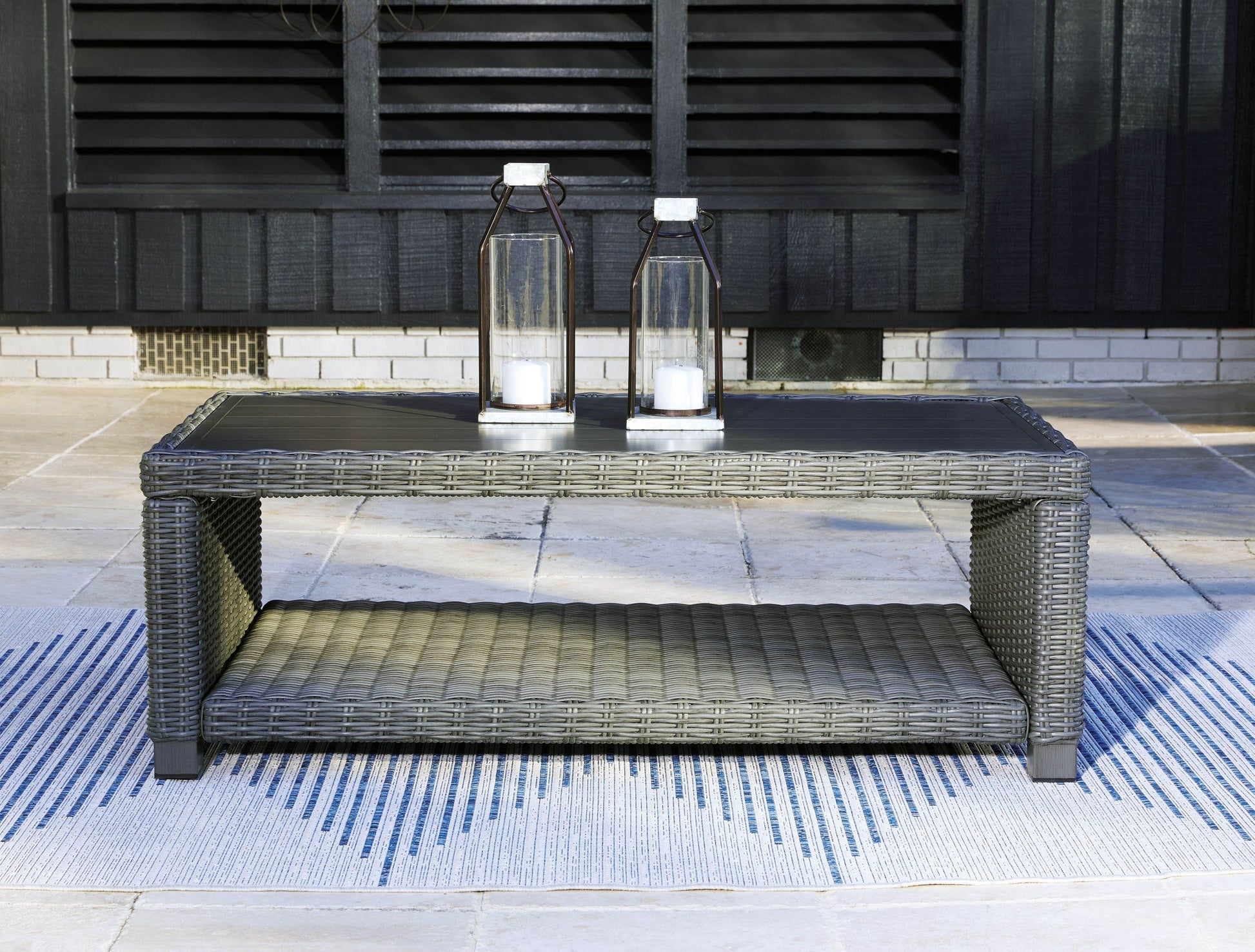 Elite Park - Gray - Rectangular Cocktail Table - Forward Furniture