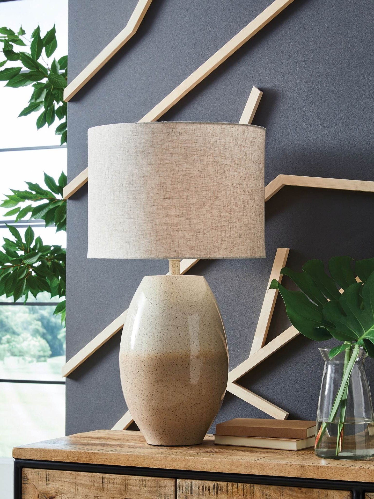 Linas - Cream / Beige - Metal Table Lamp - Forward Furniture