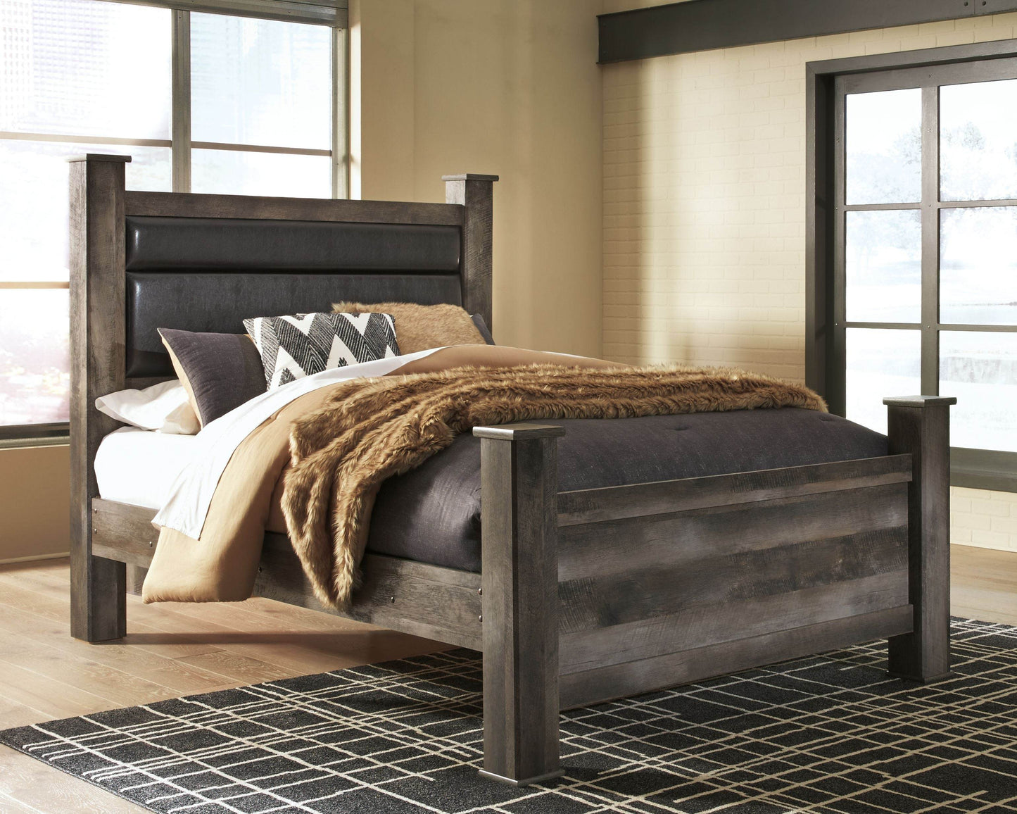 Wynnlow - Poster Bed - Forward Furniture