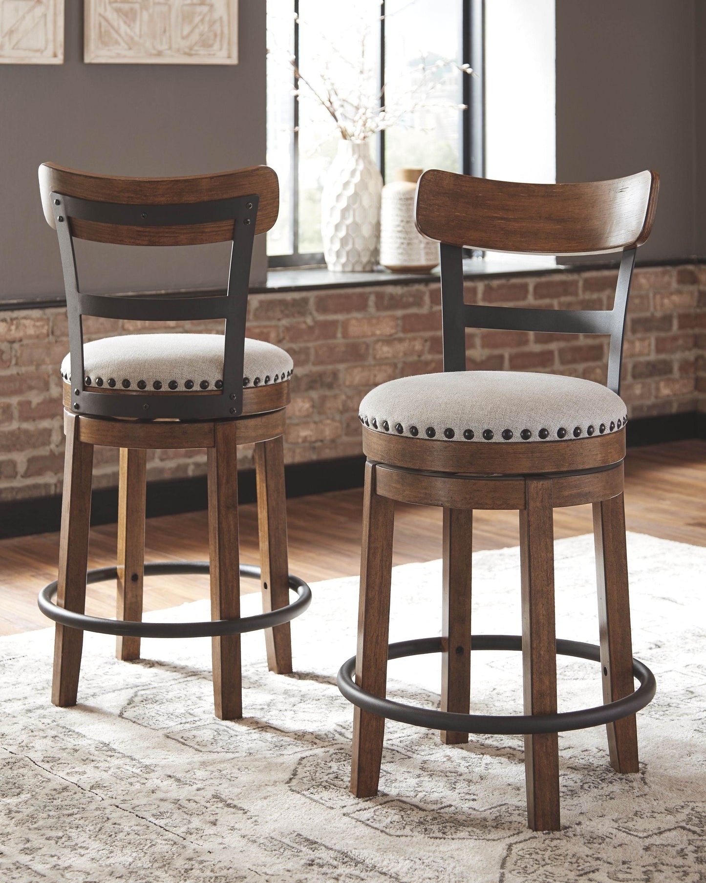 Valebeck - Counter Height Table Set - Forward Furniture