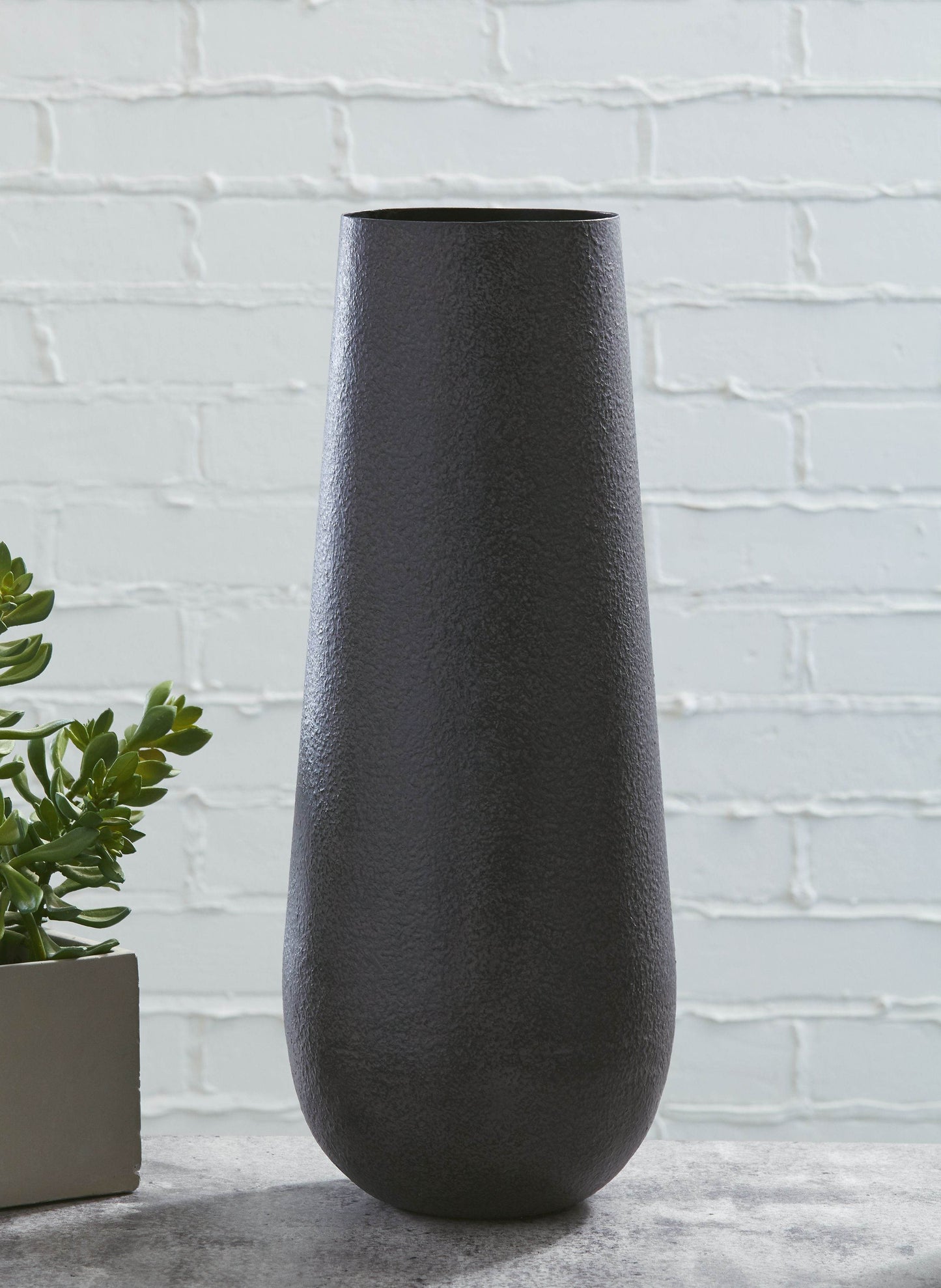 Fynn - Vase - Forward Furniture