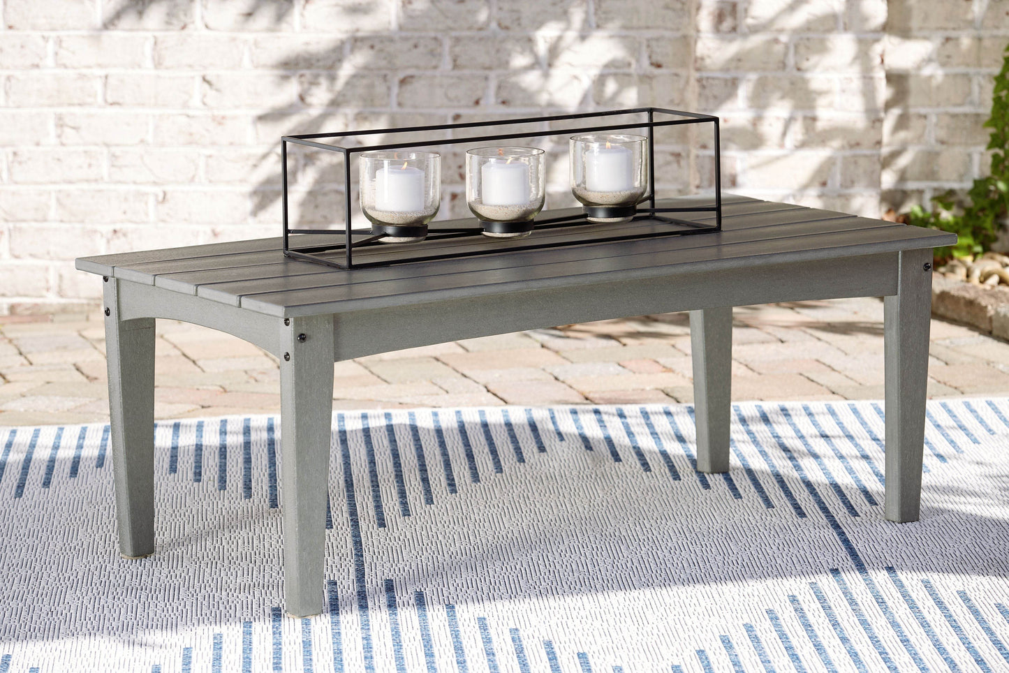 Visola - Gray - Rectangular Cocktail Table - Forward Furniture