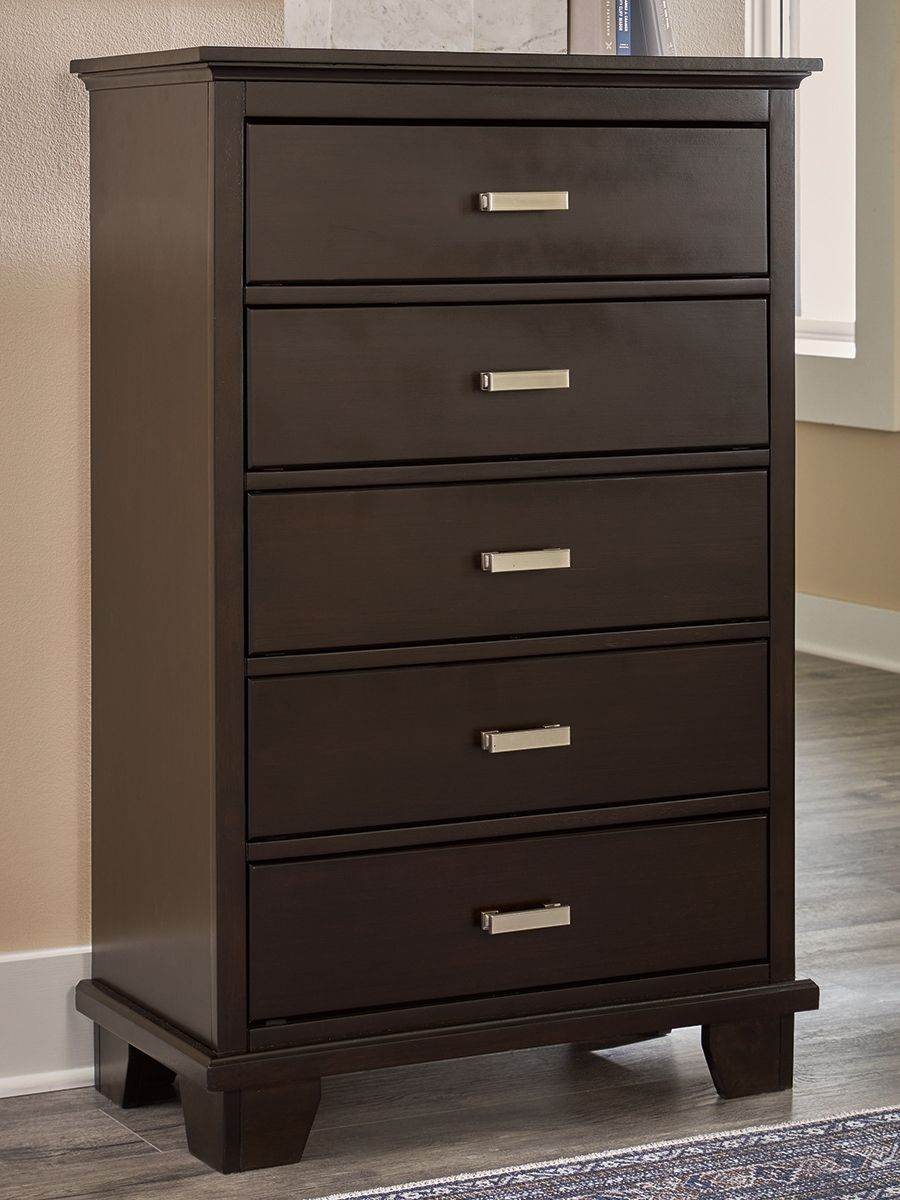 Covetown - Dark Brown - Five Drawer Chest - Forward Furniture