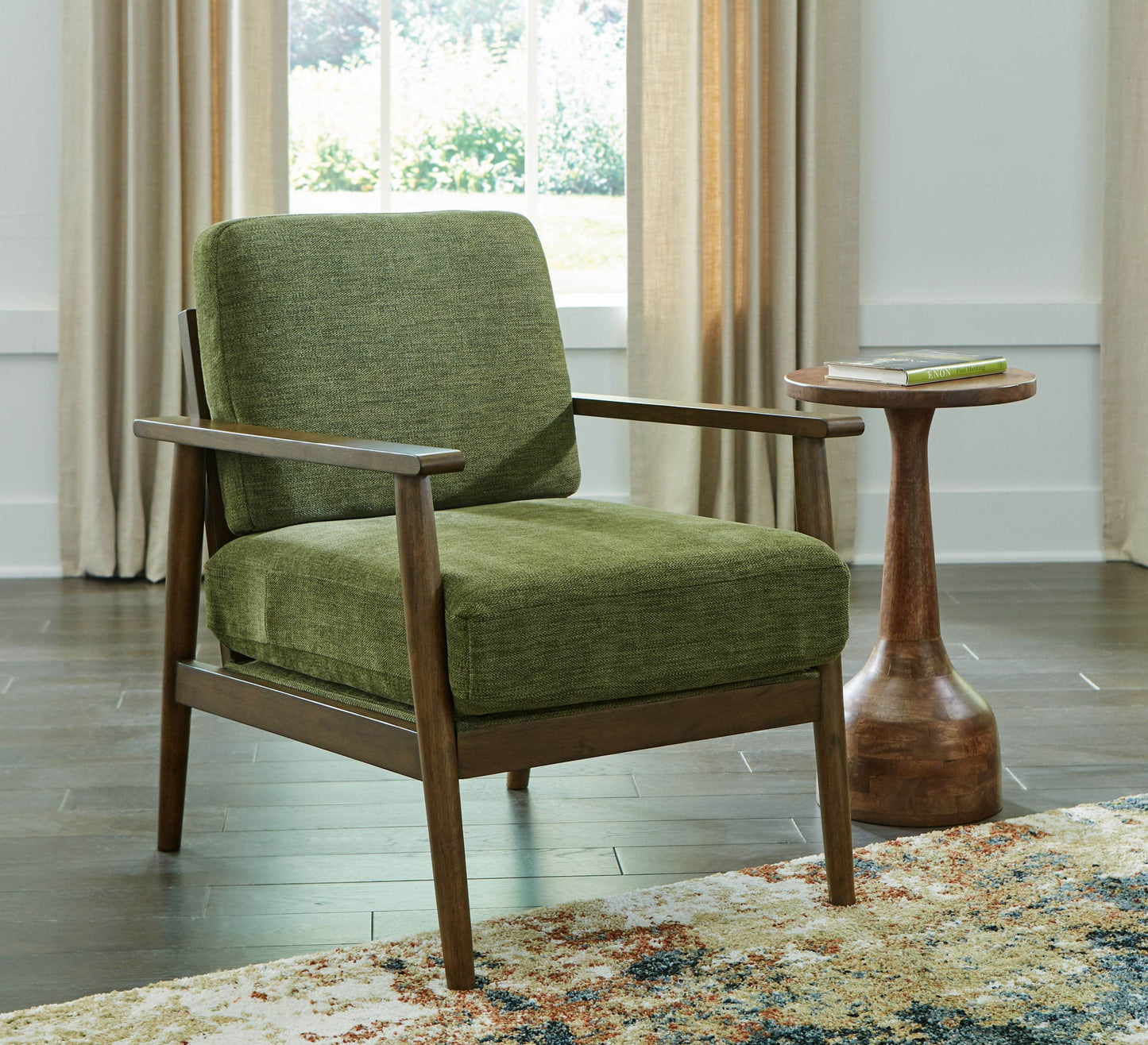 Bixler - Showood Accent Chair - Forward Furniture
