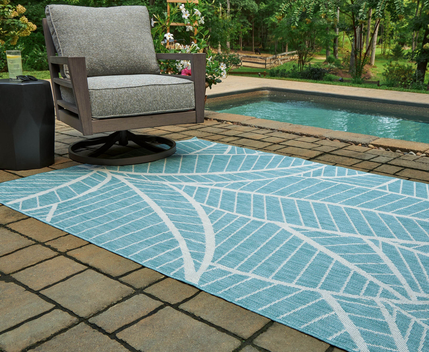 Hulsia - Rug - Forward Furniture