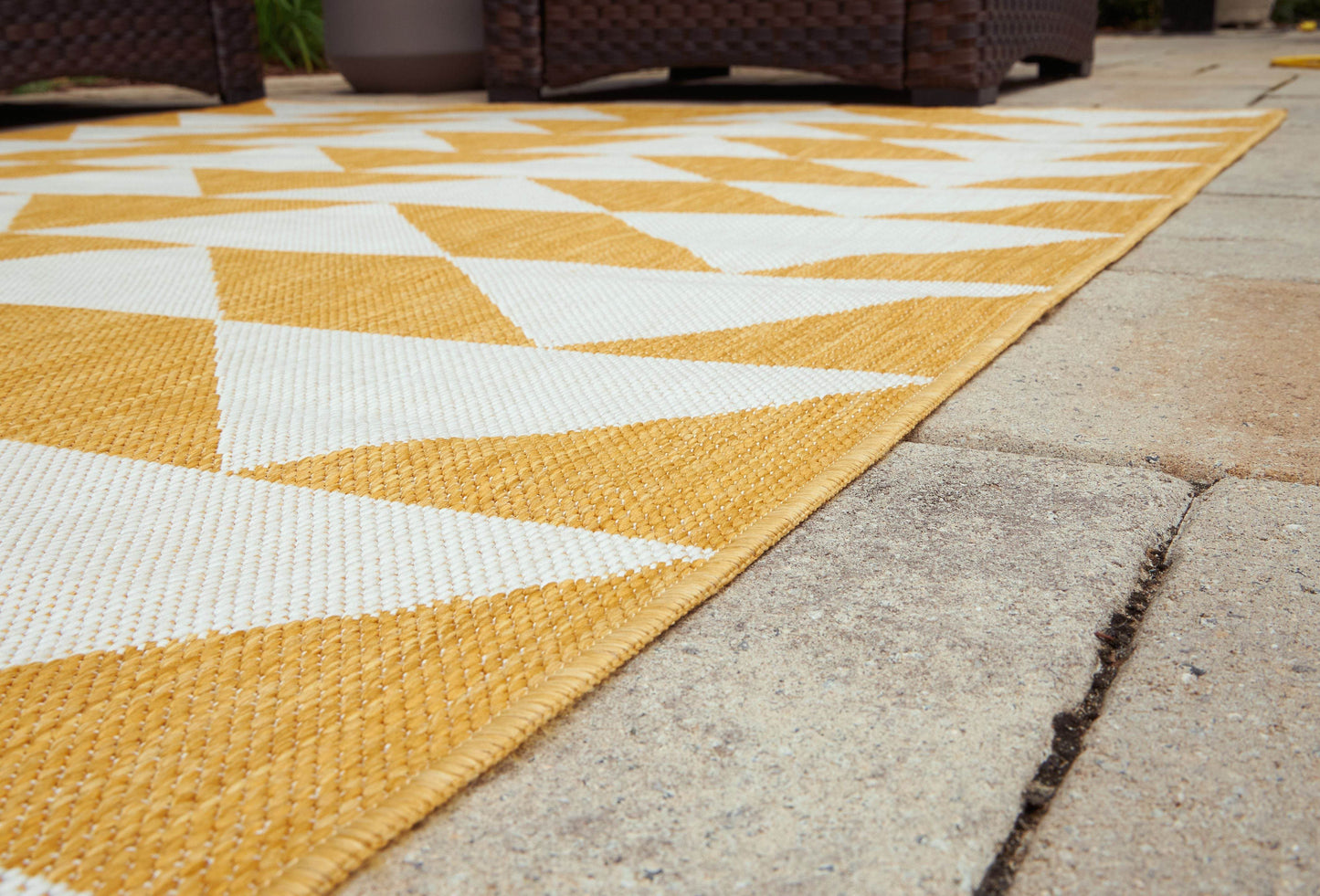 Thomley - Rug - Forward Furniture