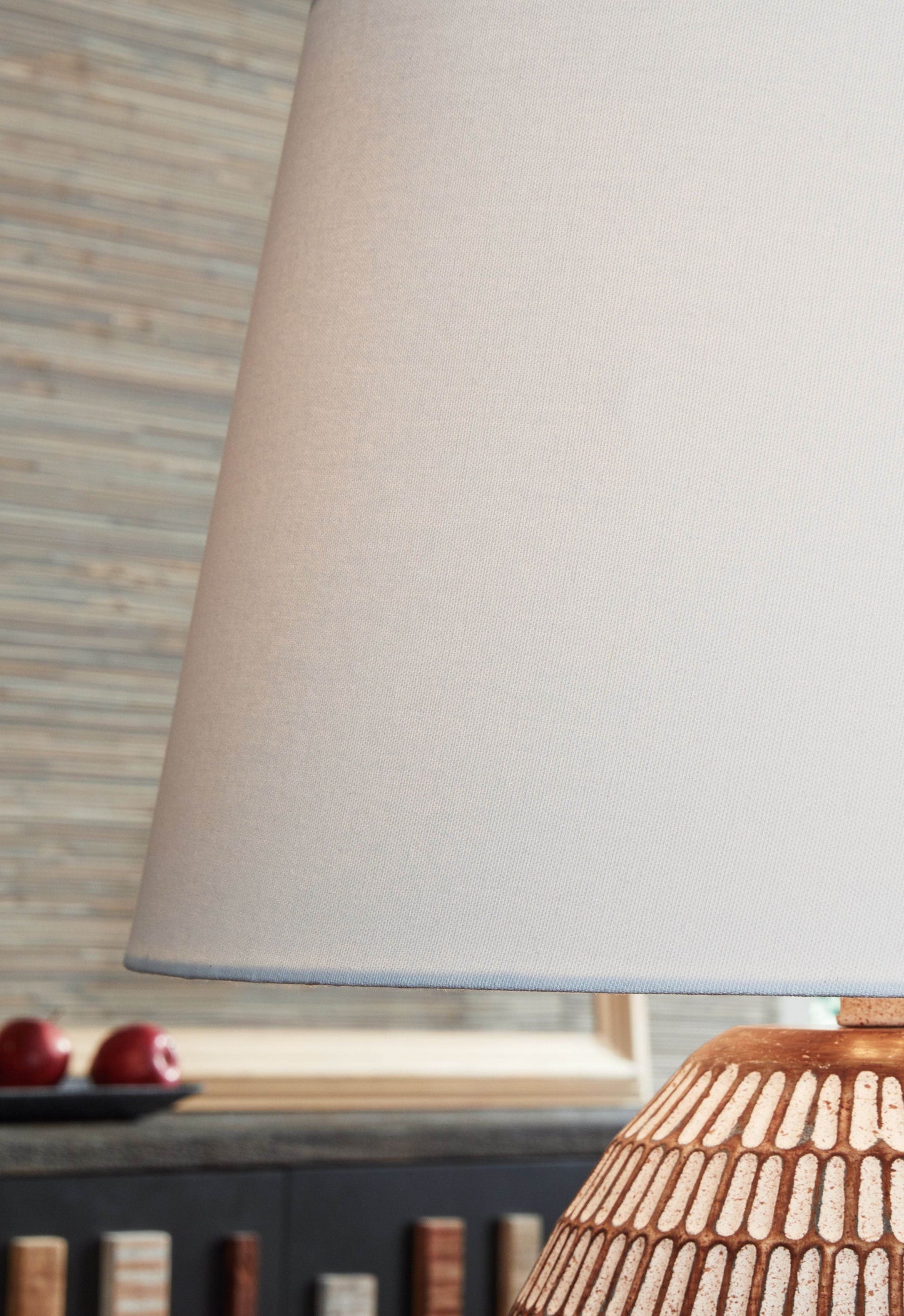 Darrich - Beige / White - Metal Table Lamp - Forward Furniture