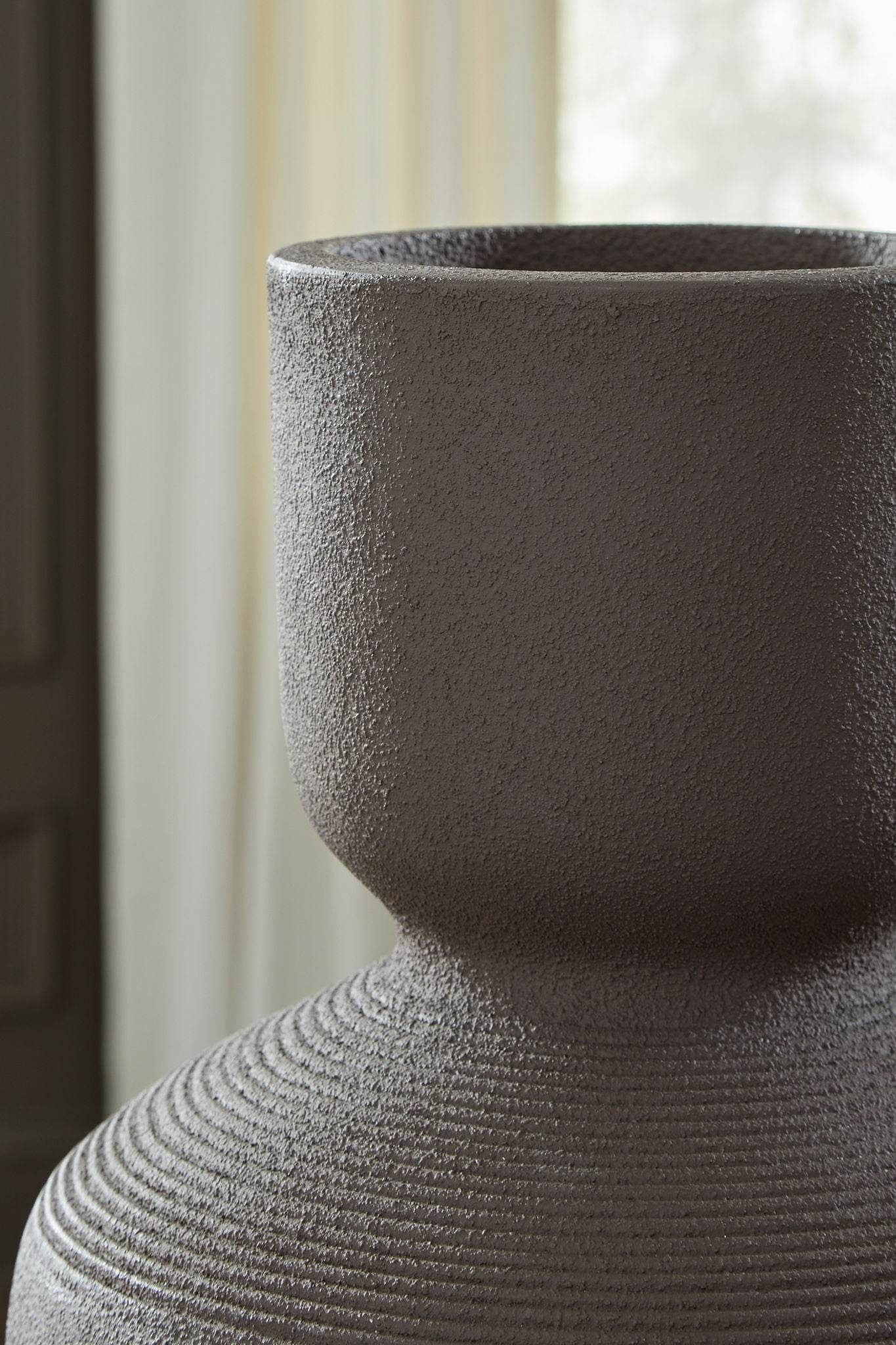 Dalsen - Vase - Forward Furniture