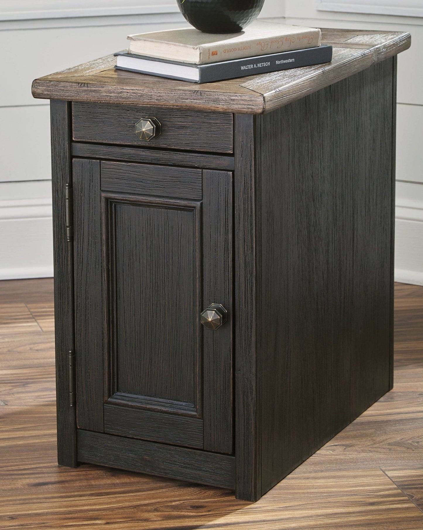 Tyler Creek - Grayish Brown / Black - Chair Side End Table - Forward Furniture