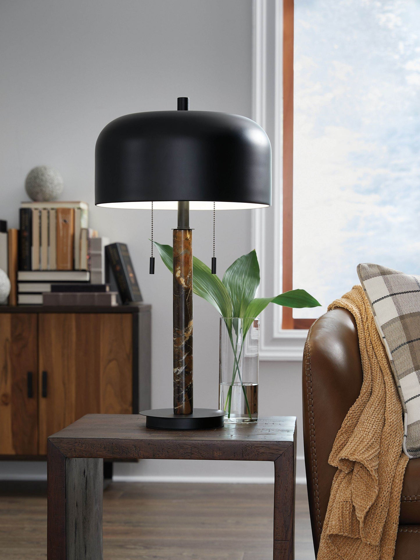 Alanbert - Brown / Black - Metal Table Lamp - Forward Furniture