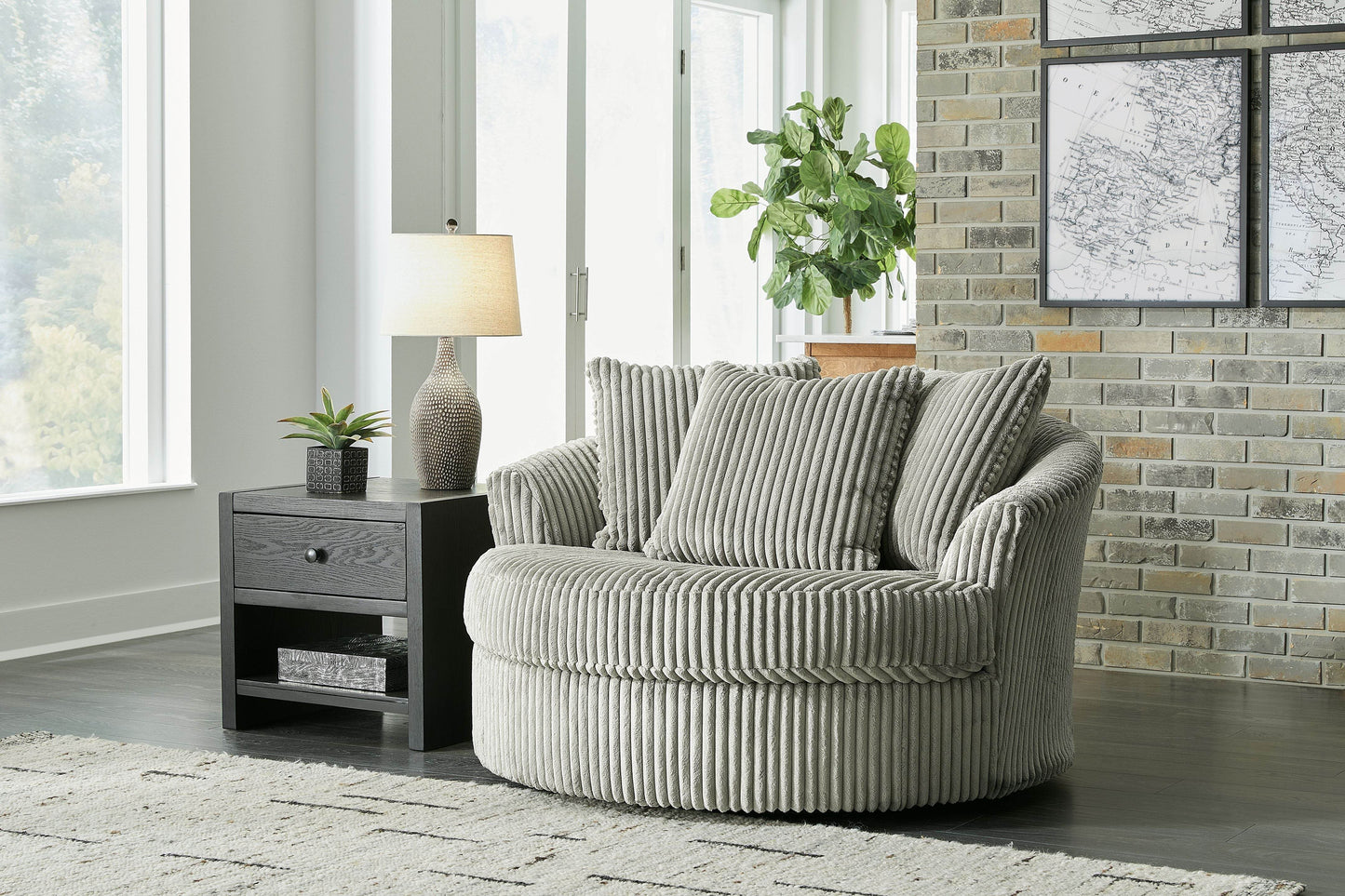 Lindyn - Fog - Oversized Swivel Accent Chair - Fabric - Forward Furniture