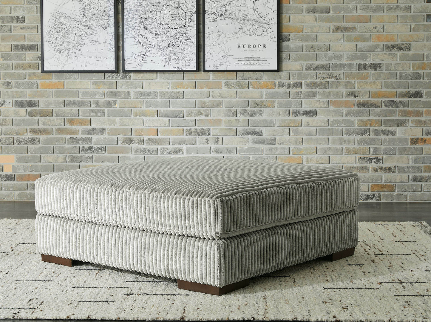 Lindyn - Oversized Accent Ottoman - Forward Furniture
