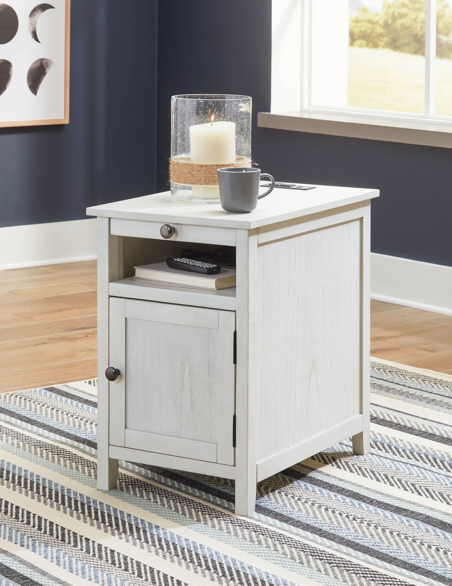 Treytown - Chair Side End Table - Forward Furniture