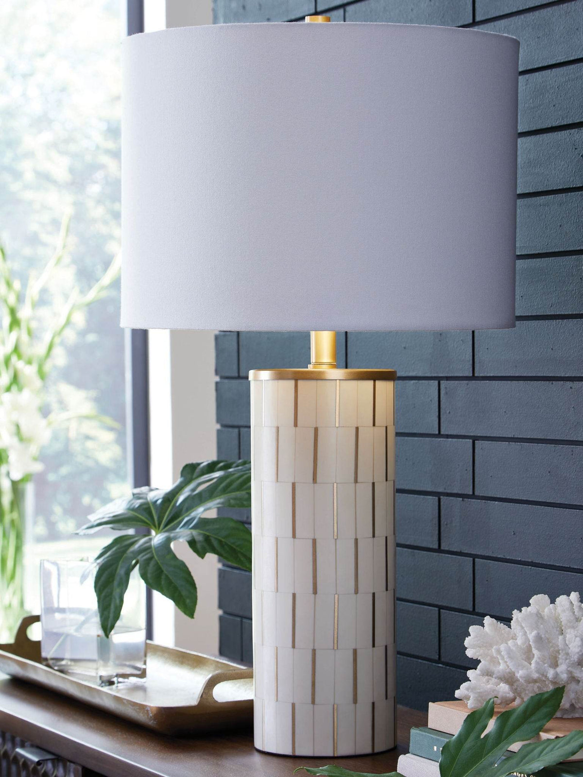 Faridworth - White / Gold Finish - Poly Table Lamp - Forward Furniture