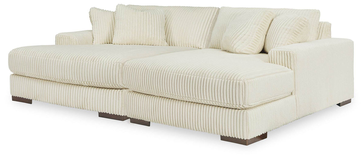 Lindyn - Sectional - Forward Furniture