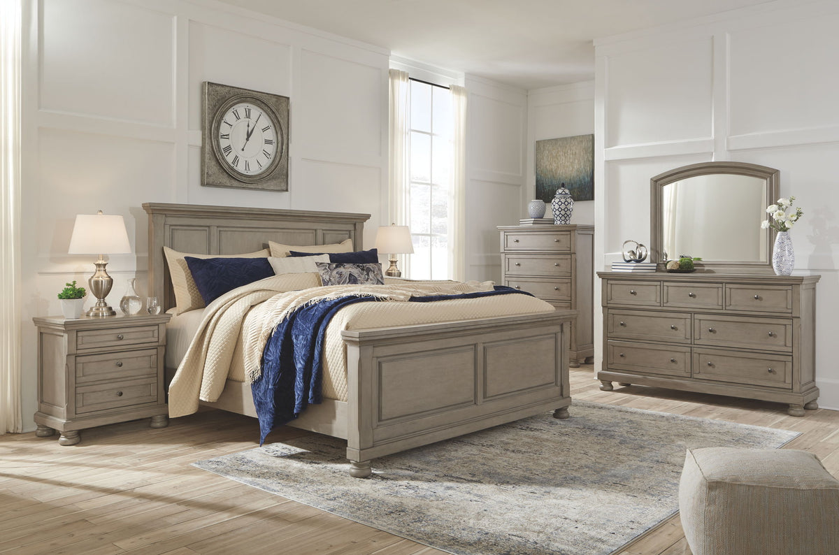 Lettner - 6 Pc. - Dresser, Mirror, Chest, Queen Panel Bed, 2 Nightstands - Light Gray