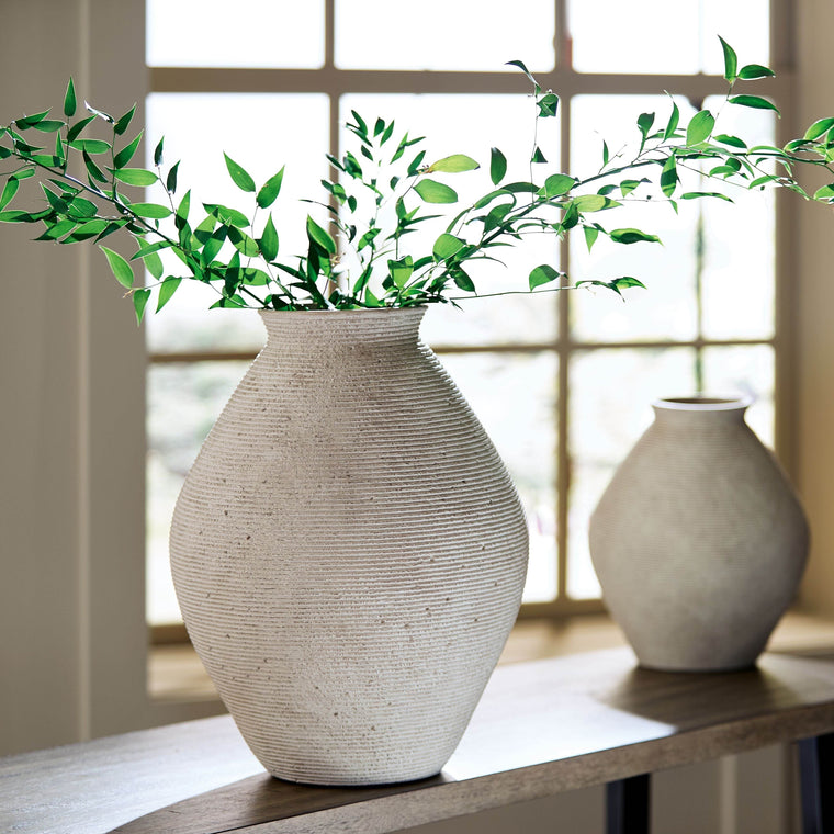 Hannela - Vase - Forward Furniture