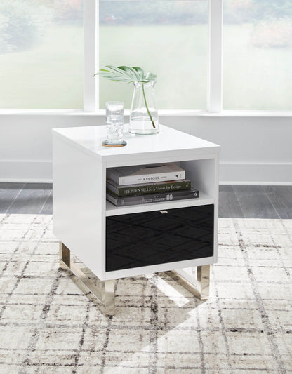 Gardoni - White / Black - Chair Side End Table - Forward Furniture