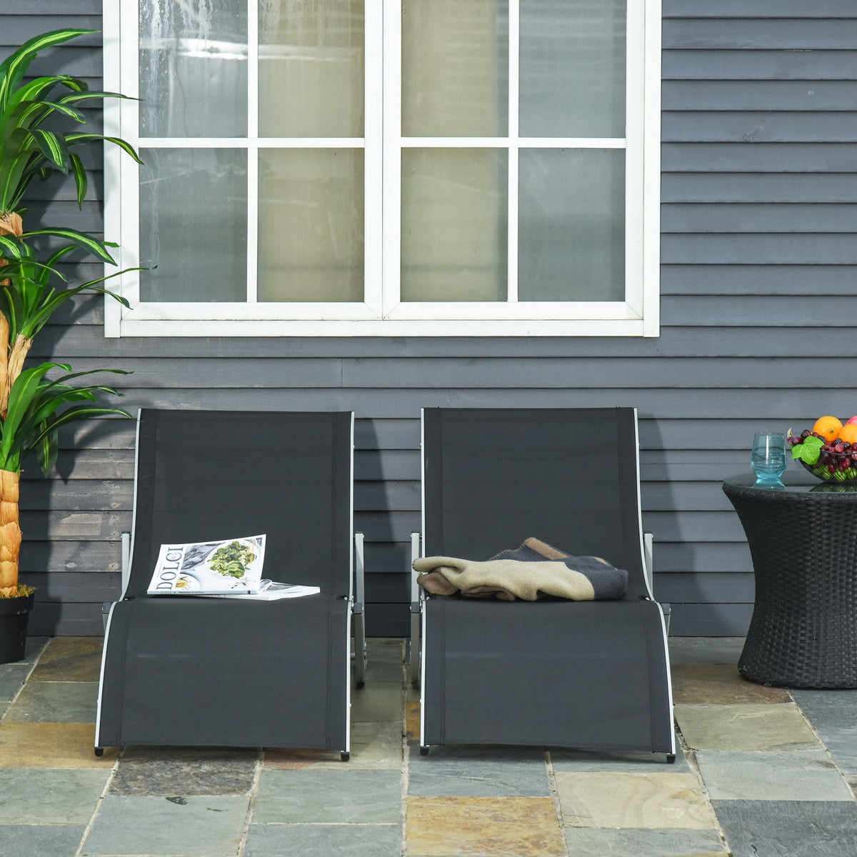 Pool Chaise Lounge Chairs Set of 2, S-shaped Foldable Outdoor Chaise Lounge Chair Reclining for Patio Beach Garden With 264lbs Weight Capacity, Black