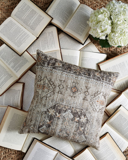 Roseridge - Pillow (Set of 4) - Brown / Black / Cream